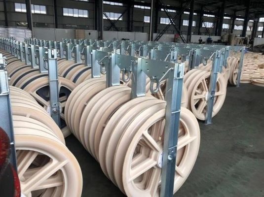 kaufen 660mm Durchmesser Dreifach-Seilrollen-Nylon-Einziehblock für Pilotdrahtseil-Freileitungs-Montagewerkzeug online manufacture