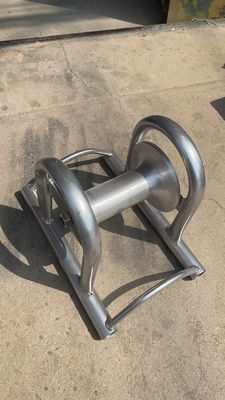 kaufen 10KN Nennlast Hochleistungs-Aluminium-Geradlinien-Kabelrolle für reibungsloses Kabelziehen bei Untergrund- und Freileitungsinstallationen online manufacture