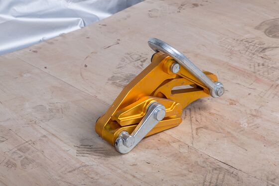 kaufen Lightweight Aluminum Alloy Power Cable Clamp with Secure Grip Design and Weather Resistant for 40kN Load Capacity online manufacture