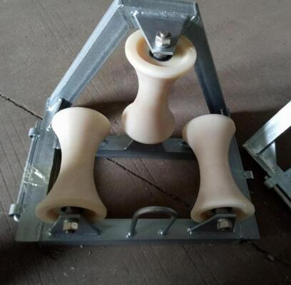 kaufen Industrielle 90-Grad-Winkel-Kabel-Rollführer mit Nylonrädern und 10KN Nennlast für das reibungslose Kabelziehen online manufacture