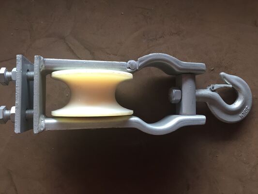 kaufen Universelle Kreuzarm-Seilrolle mit Haken-Design und 120x58mm Radgröße für das Spannen von Freileitungen online manufacture